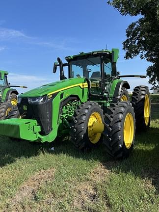 Image of John Deere 8R 340 equipment image 2