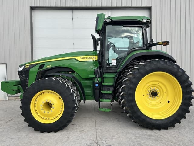 Image of John Deere 8R 340 equipment image 2
