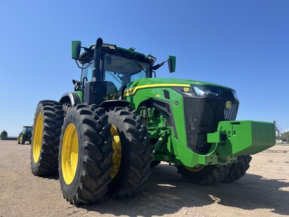 Image of John Deere 8R 340 equipment image 4