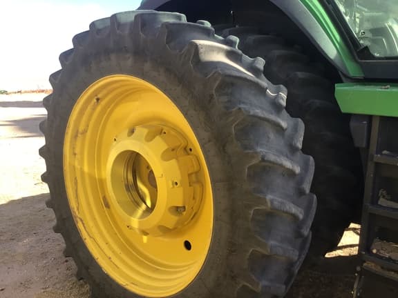 Image of John Deere 8R 340 equipment image 4