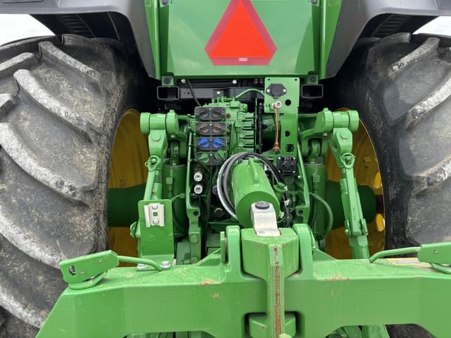 Image of John Deere 8R 340 equipment image 4