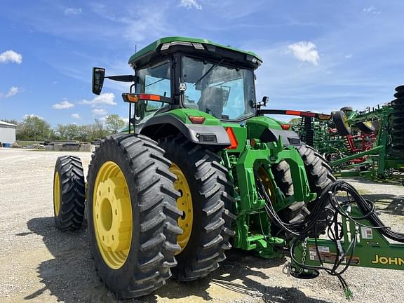 Image of John Deere 8R 340 equipment image 2