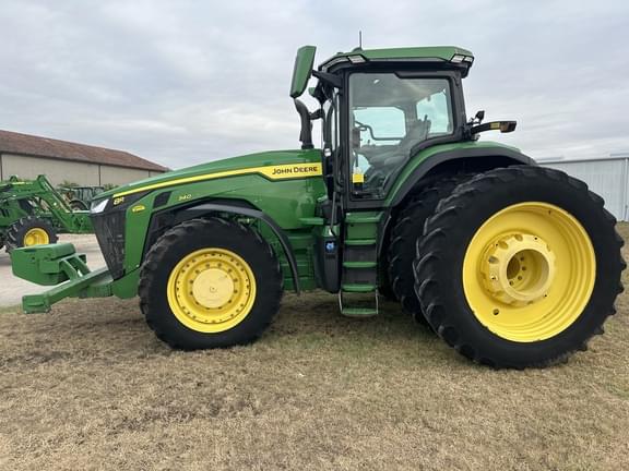 Image of John Deere 8R 340 equipment image 2