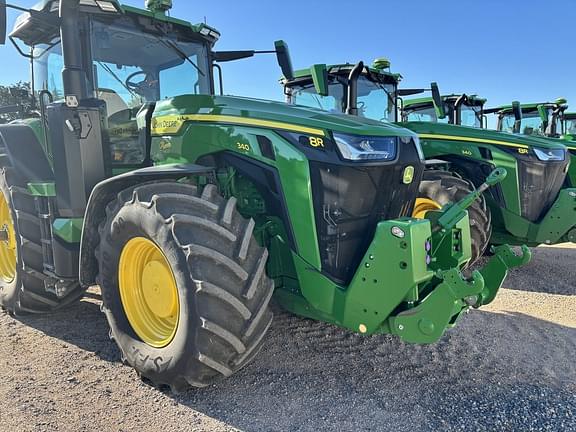 Image of John Deere 8R 340 equipment image 2