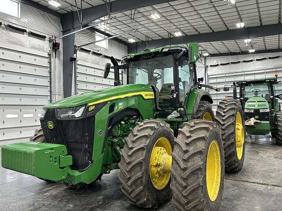 Image of John Deere 8R 340 equipment image 2