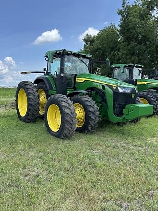 Image of John Deere 8R 340 equipment image 2