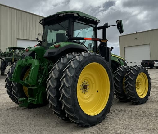 Image of John Deere 8R 340 equipment image 4