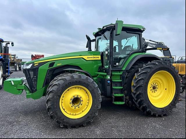 Image of John Deere 8R 340 equipment image 2