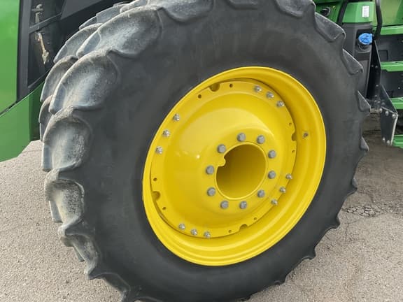 Image of John Deere 8R 340 equipment image 4