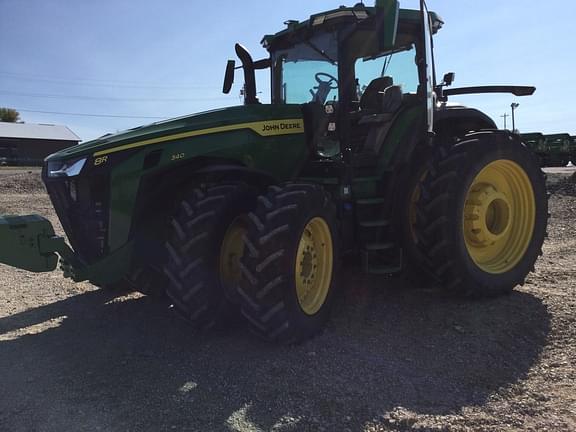 Image of John Deere 8R 340 equipment image 4