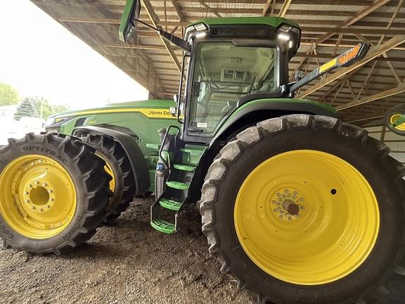 Image of John Deere 8R 340 equipment image 2