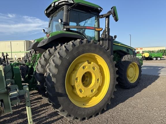 Image of John Deere 8R 340 equipment image 2
