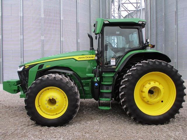 Image of John Deere 8R 340 equipment image 2