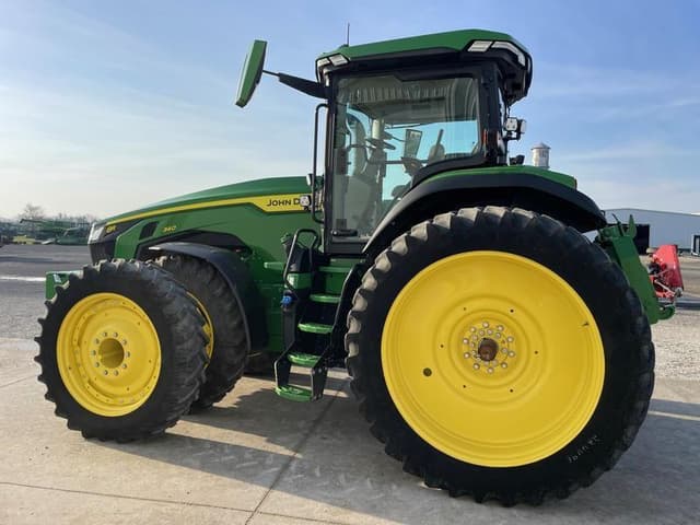 Image of John Deere 8R 340 equipment image 4