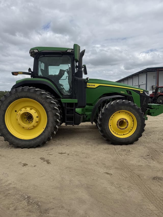 Image of John Deere 8R 340 equipment image 3