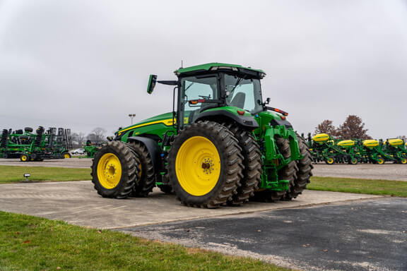 Image of John Deere 8R 340 equipment image 2