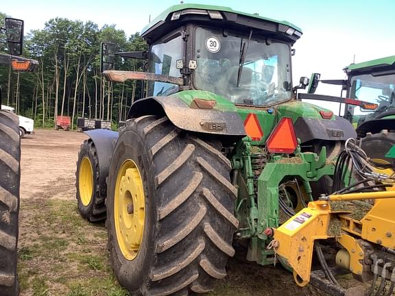 Image of John Deere 8R 340 equipment image 2