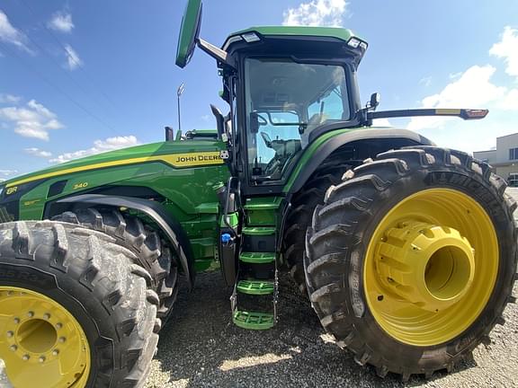 Image of John Deere 8R 340 equipment image 3