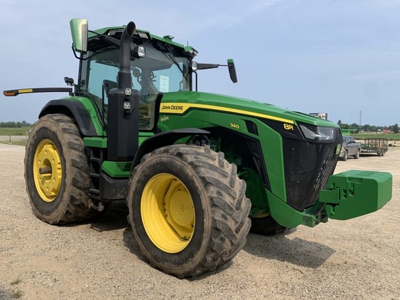 300 - 424 HP Tractors image
