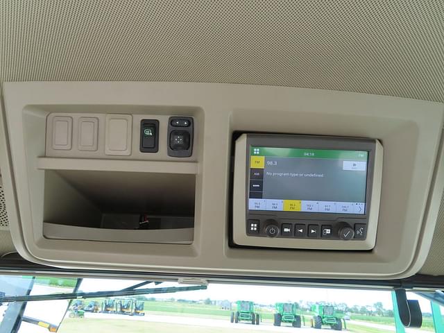 Image of John Deere 8R 340 equipment image 3