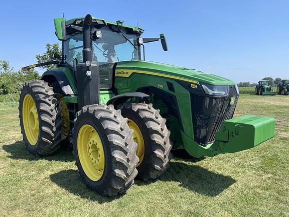 Image of John Deere 8R 340 equipment image 2