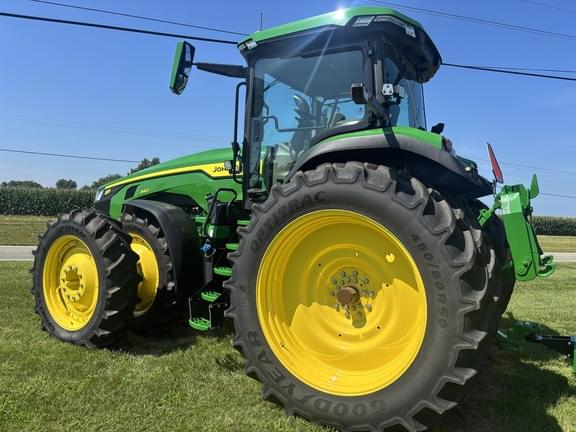 Image of John Deere 8R 340 equipment image 2