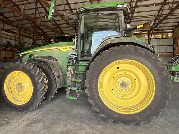 Image of John Deere 8R 340 equipment image 2