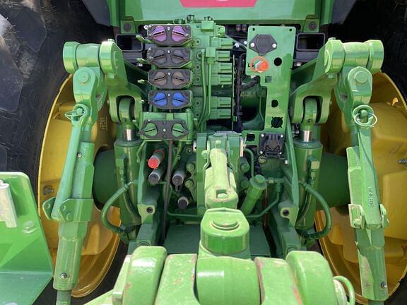 Image of John Deere 8R 340 equipment image 3