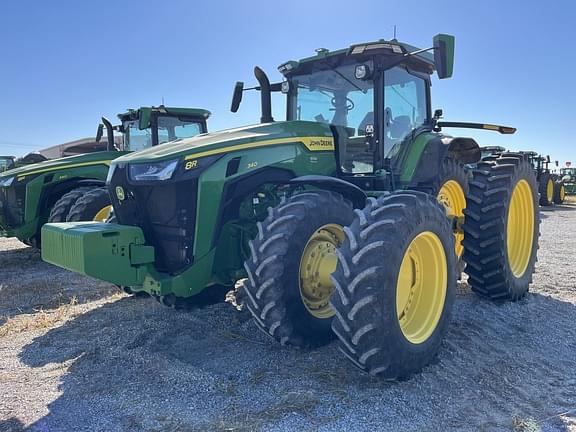 Image of John Deere 8R 340 equipment image 2