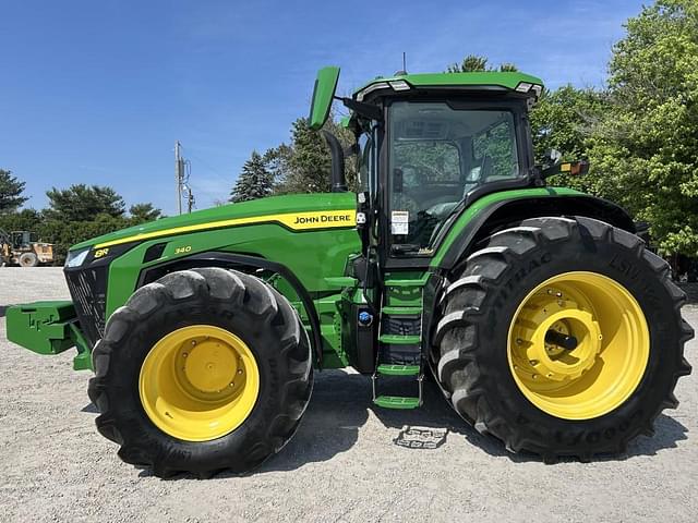 Image of John Deere 8R 340 equipment image 2