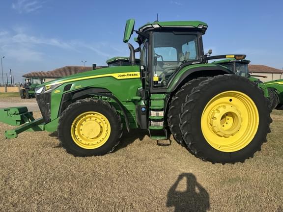 Image of John Deere 8R 340 equipment image 4