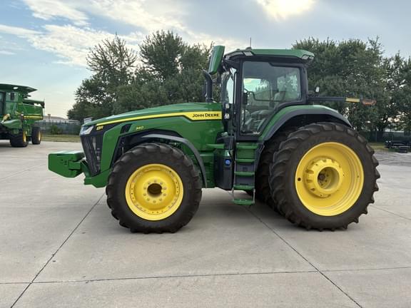 Image of John Deere 8R 340 equipment image 3
