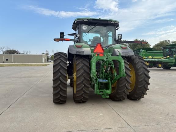 Image of John Deere 8R 340 equipment image 4