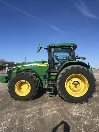 Image of John Deere 8R 340 equipment image 2