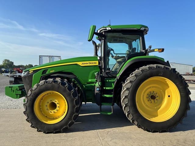 Image of John Deere 8R 340 equipment image 2
