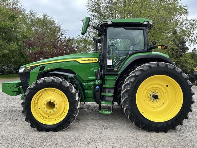Image of John Deere 8R 340 equipment image 2