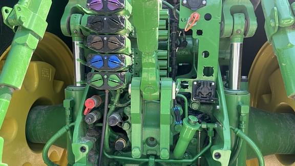 Image of John Deere 8R 340 equipment image 3