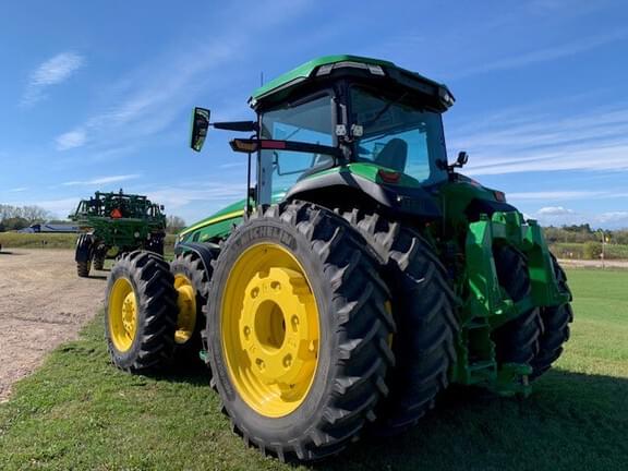 Image of John Deere 8R 340 equipment image 2