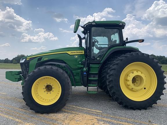 Image of John Deere 8R 340 equipment image 2