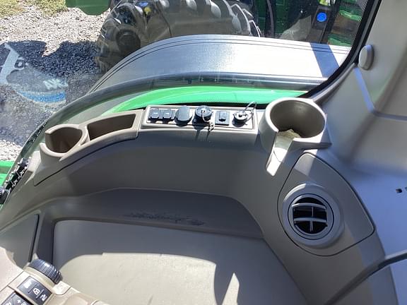Image of John Deere 8R 340 equipment image 4