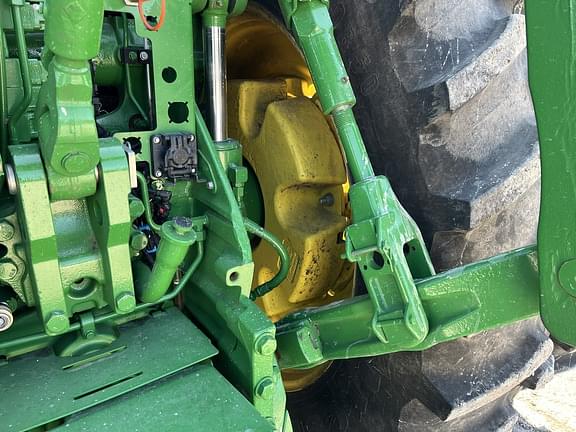 Image of John Deere 8R 340 equipment image 4