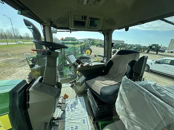 Image of John Deere 8R 340 equipment image 3