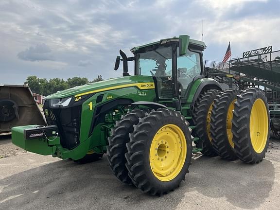 Image of John Deere 8R 340 equipment image 2