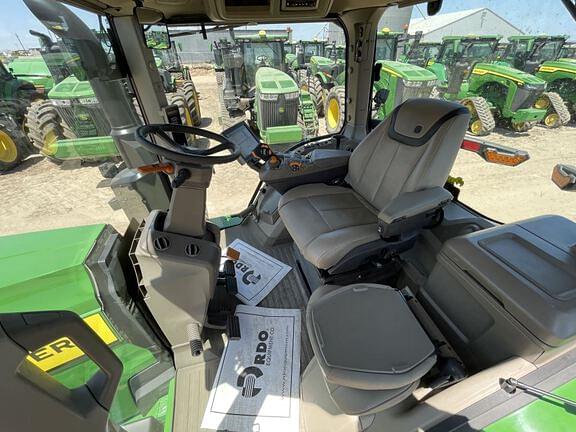 Image of John Deere 8R 340 equipment image 3