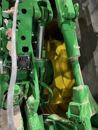 Image of John Deere 8R 340 equipment image 4