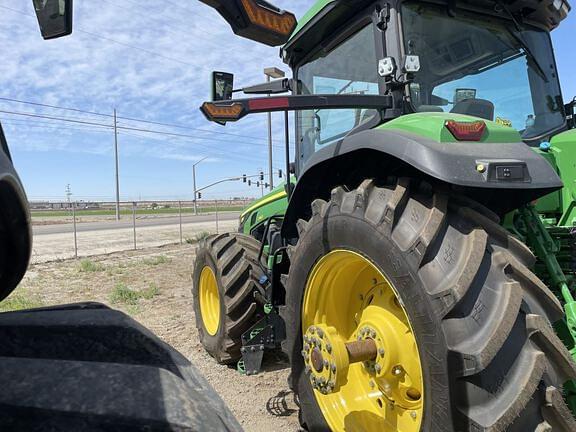 Image of John Deere 8R 340 equipment image 2