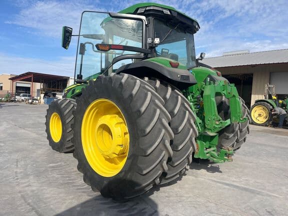 Image of John Deere 8R 340 equipment image 2