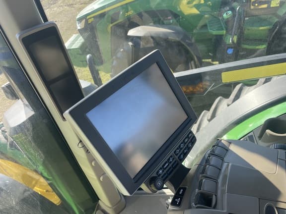 Image of John Deere 8R 340 equipment image 3