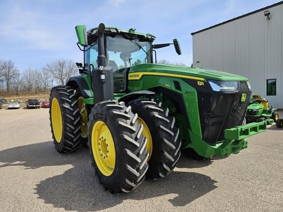 Image of John Deere 8R 340 equipment image 2