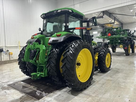 Image of John Deere 8R 340 equipment image 3